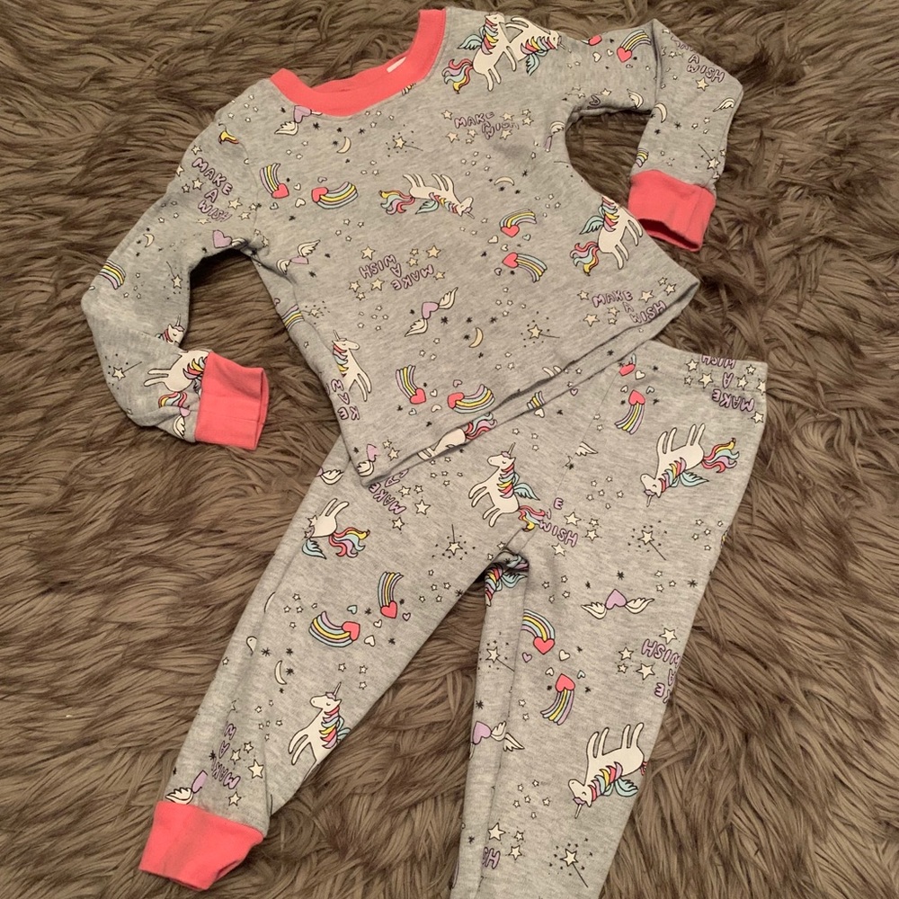 SOLD on Ⓜ️ Like New! Glow in the Dark PJ’s